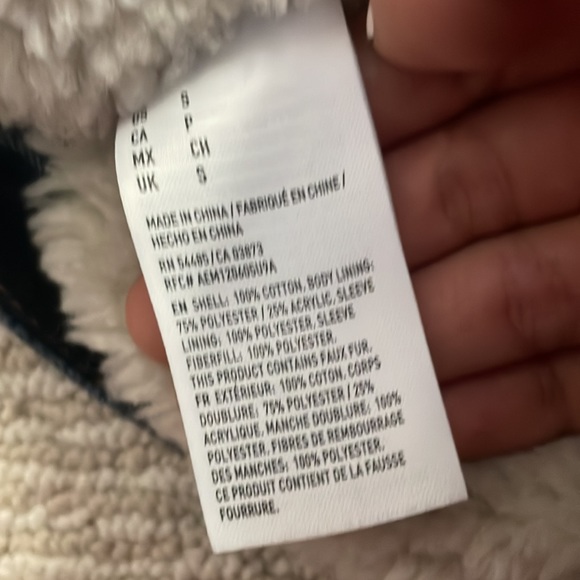 American Eagle Fur Lined  Med Wash Jean Jacket - Picture 6 of 6